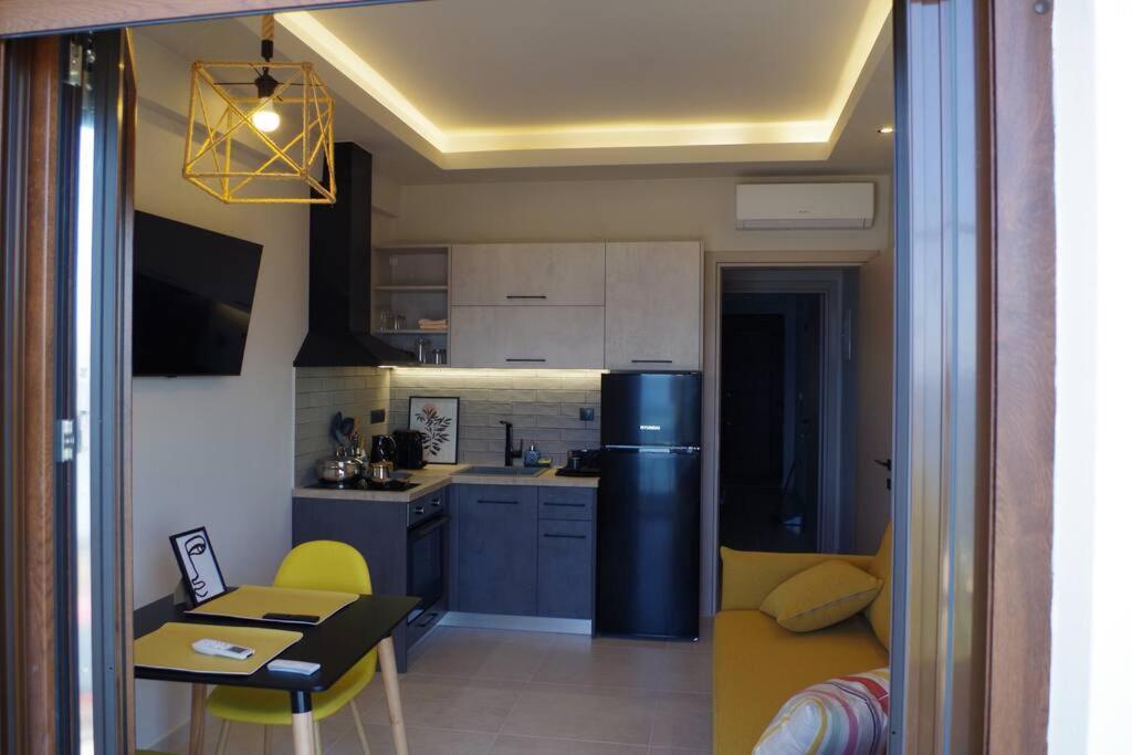 Seafront Centre Ouranoupoli Apartment Bagian luar foto